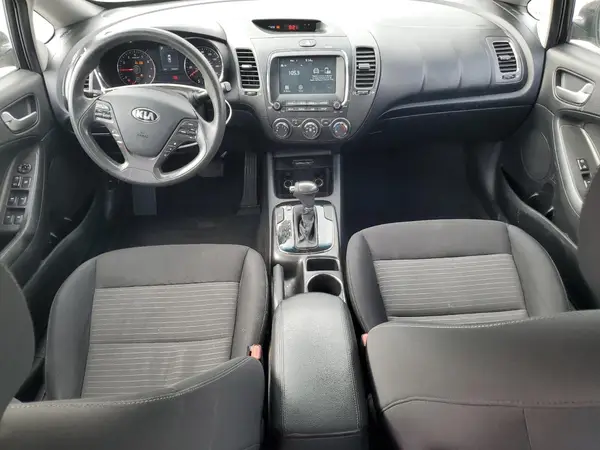 3KPFL4A74JE170830 2018 KIA FORTE - Image 8