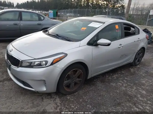 3KPFL4A74JE170908 2018 KIA FORTE - Image 2