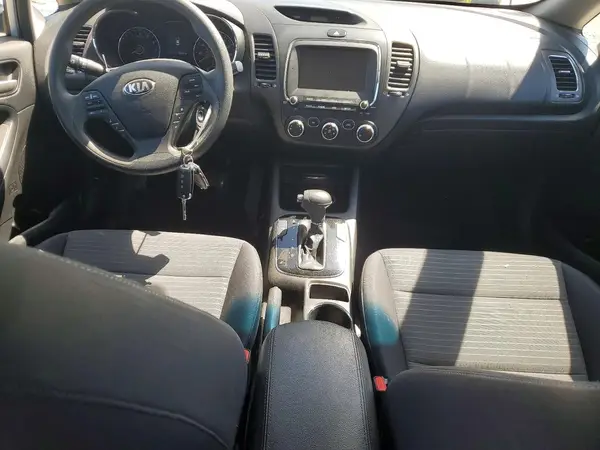 3KPFL4A74JE171198 2018 KIA FORTE - Image 8