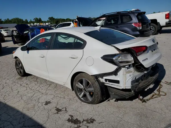 3KPFL4A74JE173159 2018 KIA FORTE - Image 2