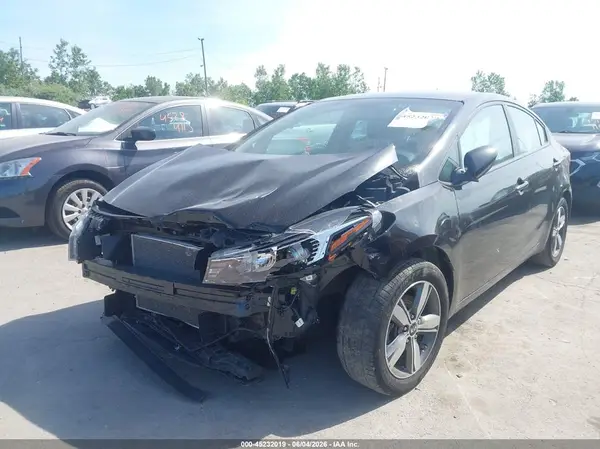3KPFL4A74JE173503 2018 KIA FORTE - Image 2