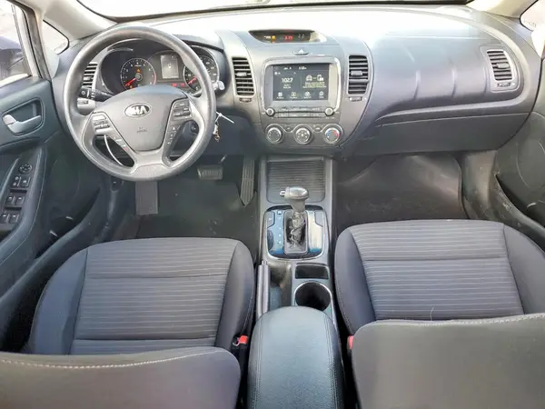 3KPFL4A74JE173680 2018 KIA FORTE - Image 8