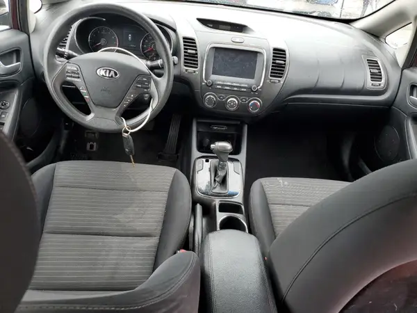 3KPFL4A74JE173906 2018 KIA FORTE - Image 8