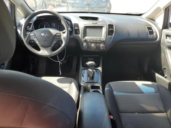 3KPFL4A74JE174263 2018 KIA FORTE - Image 8