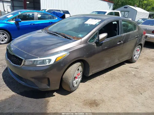 3KPFL4A74JE176188 2018 KIA FORTE - Image 2