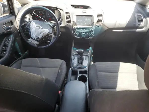 3KPFL4A74JE176367 2018 KIA FORTE - Image 8