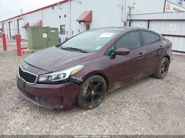 3KPFL4A74JE176854 2018 KIA FORTE - Image 2