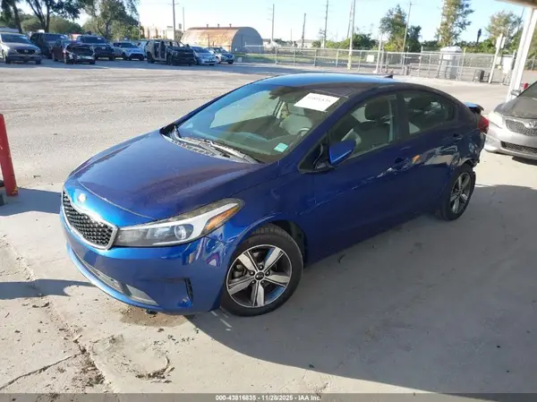 3KPFL4A74JE177177 2018 KIA FORTE - Image 2