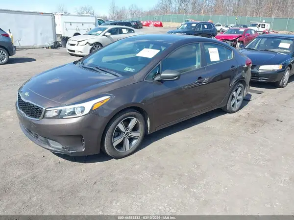 3KPFL4A74JE178703 2018 KIA FORTE - Image 2