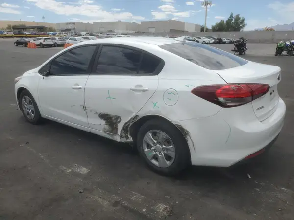 3KPFL4A74JE179432 2018 KIA FORTE - Image 2