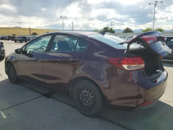 3KPFL4A74JE182427 2018 KIA FORTE - Image 2