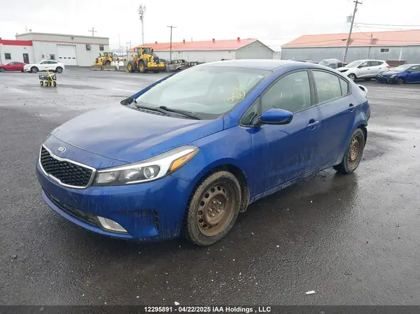 3KPFL4A74JE186901 2018 KIA FORTE - Image 2