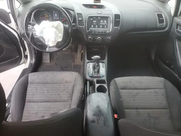 3KPFL4A74JE189278 2018 KIA FORTE - Image 8