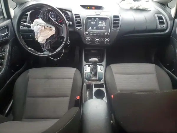 3KPFL4A74JE189331 2018 KIA FORTE - Image 8