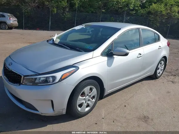 3KPFL4A74JE194013 2018 KIA FORTE - Image 2