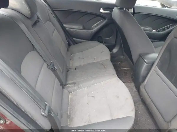 3KPFL4A74JE194447 2018 KIA FORTE - Image 8