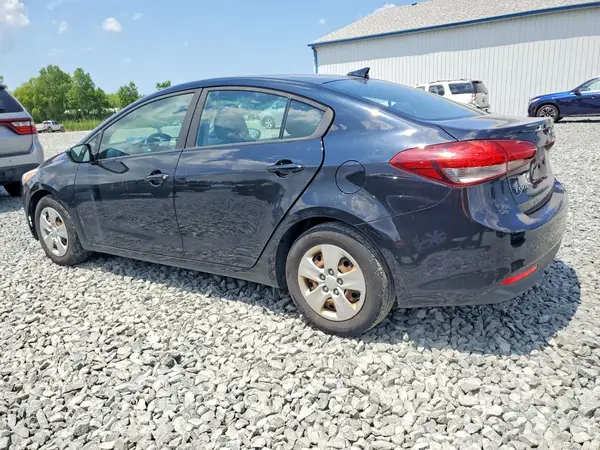 3KPFL4A74JE194822 2018 KIA FORTE - Image 2