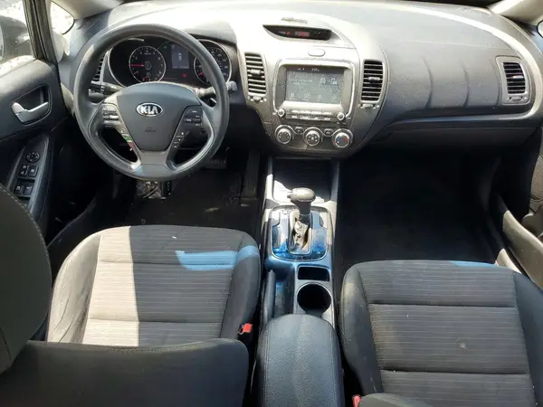 3KPFL4A74JE194822 2018 KIA FORTE - Image 8