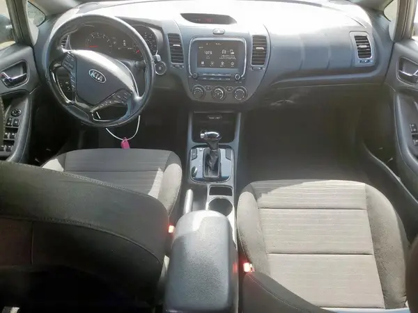 3KPFL4A74JE195372 2018 KIA FORTE - Image 8