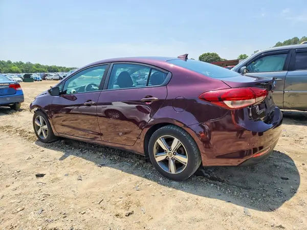 3KPFL4A74JE196652 2018 KIA FORTE - Image 2