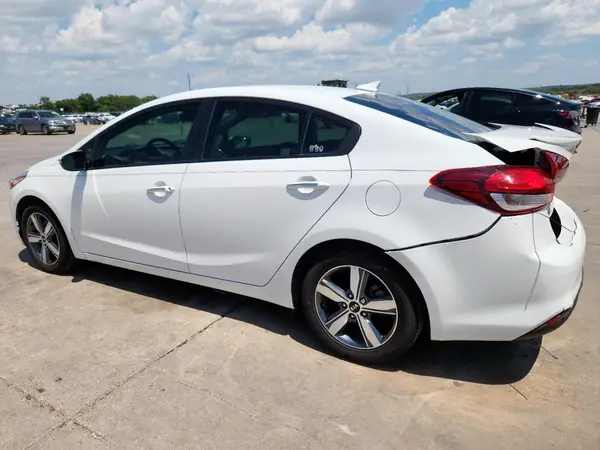 3KPFL4A74JE198028 2018 KIA FORTE - Image 2