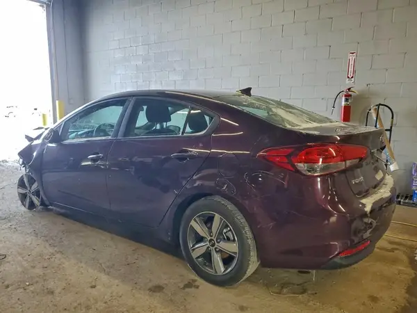 3KPFL4A74JE199423 2018 KIA FORTE - Image 2