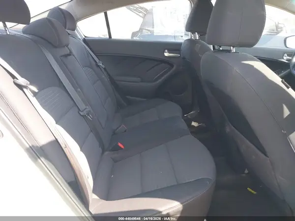 3KPFL4A74JE200666 2018 KIA FORTE - Image 8