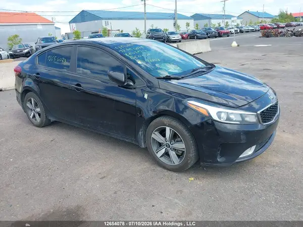 3KPFL4A74JE203227 2018 KIA FORTE - Image 1