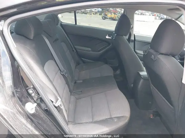 3KPFL4A74JE203227 2018 KIA FORTE - Image 8