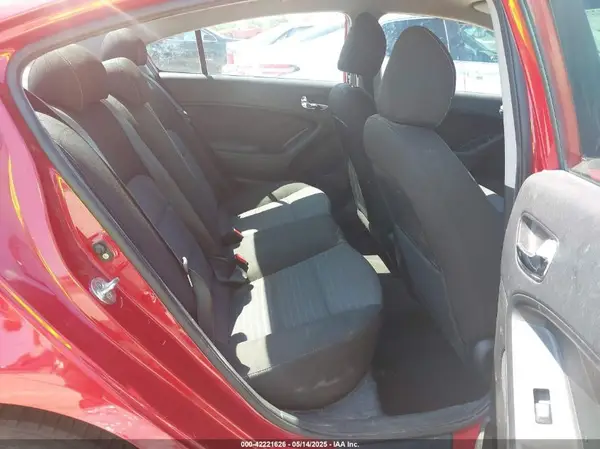3KPFL4A74JE203440 2018 KIA FORTE - Image 8