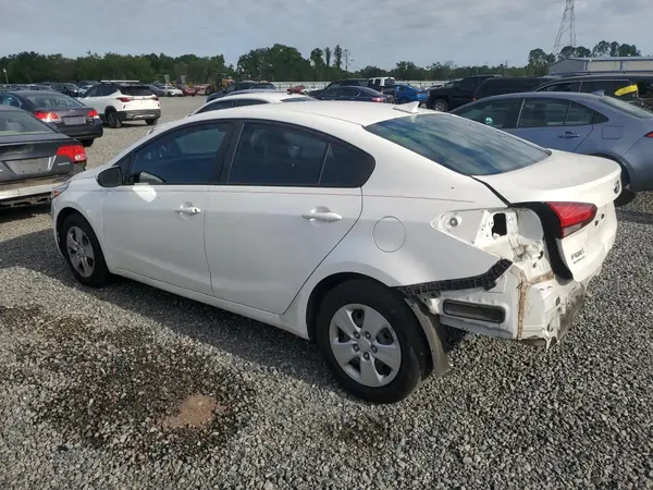 3KPFL4A74JE209416 2018 KIA FORTE - Image 2