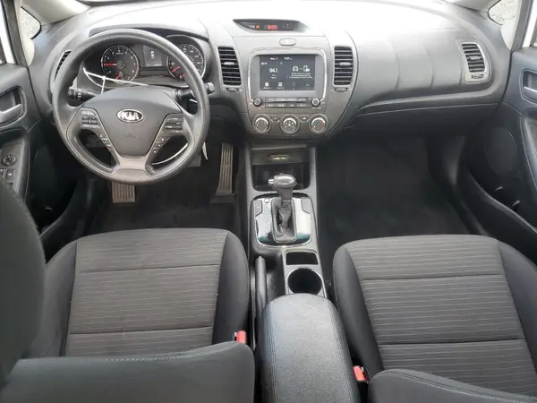 3KPFL4A74JE209416 2018 KIA FORTE - Image 8