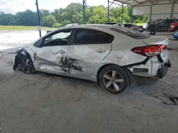 3KPFL4A74JE211649 2018 KIA FORTE - Image 2