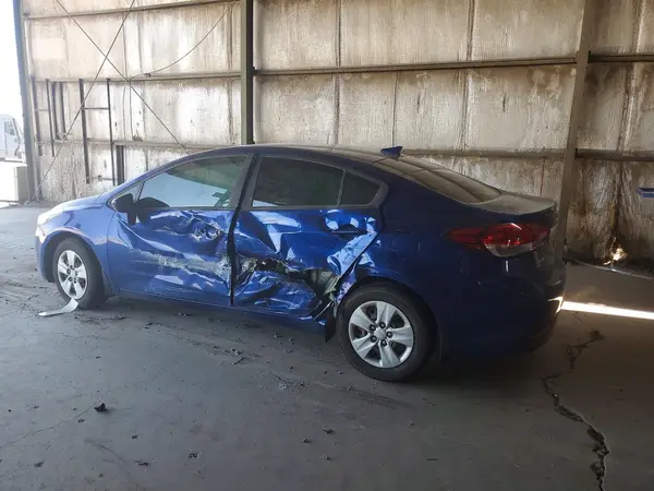 3KPFL4A74JE215801 2018 KIA FORTE - Image 2