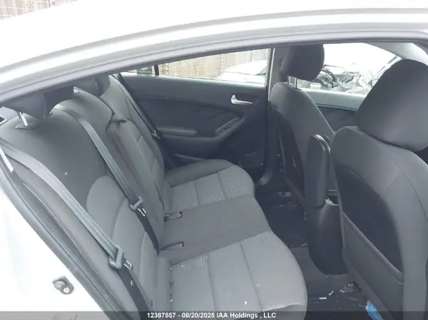 3KPFL4A74JE216589 2018 KIA FORTE - Image 8