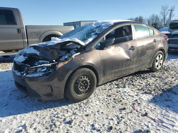 3KPFL4A74JE217516 2018 KIA FORTE - Image 1