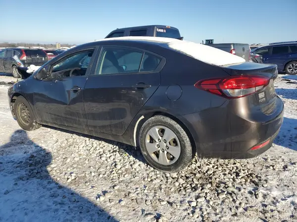 3KPFL4A74JE217516 2018 KIA FORTE - Image 2