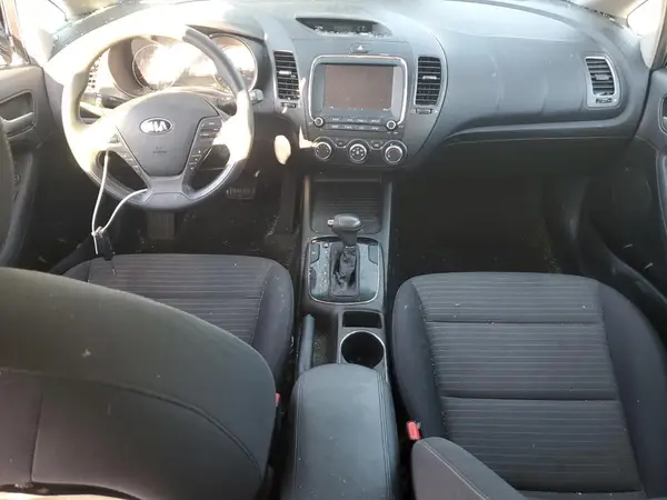 3KPFL4A74JE217516 2018 KIA FORTE - Image 8