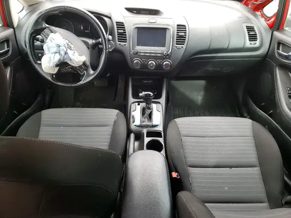 3KPFL4A74JE217905 2018 KIA FORTE - Image 8