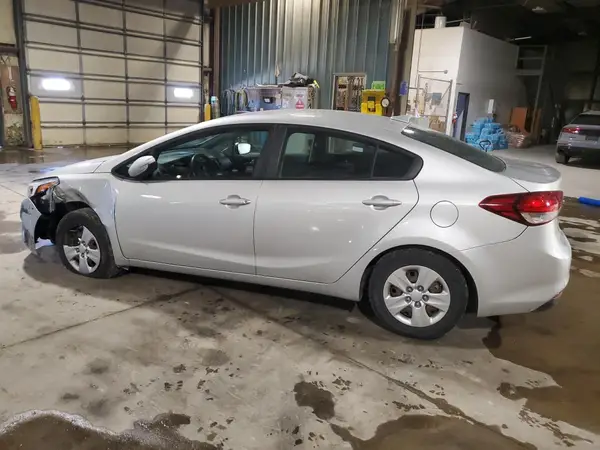 3KPFL4A74JE218486 2018 KIA FORTE - Image 2