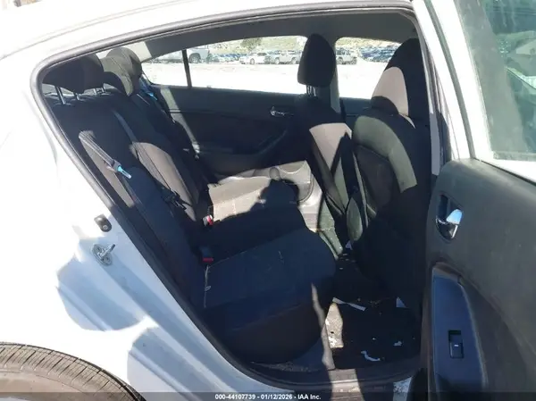 3KPFL4A74JE220061 2018 KIA FORTE - Image 8