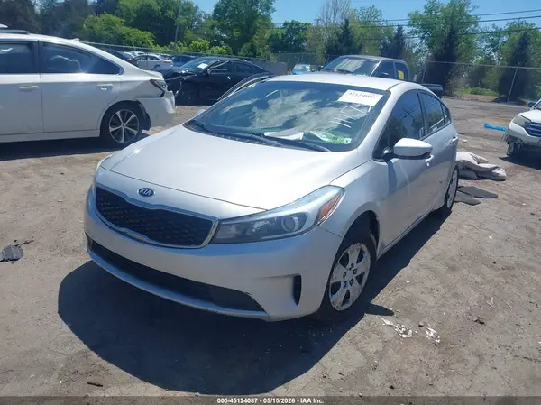 3KPFL4A74JE220240 2018 KIA FORTE - Image 2