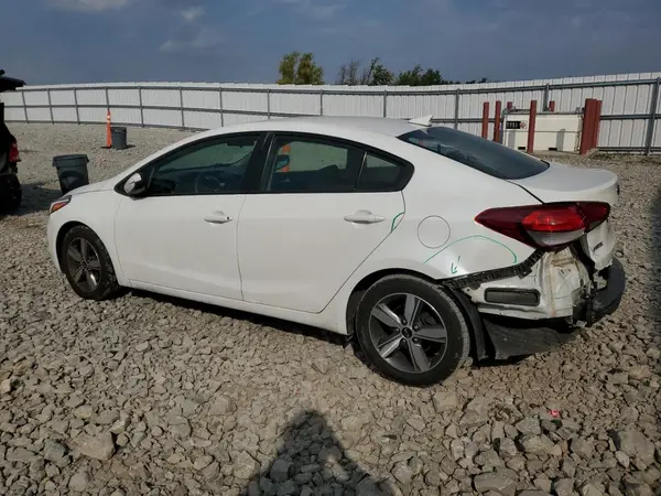 3KPFL4A74JE231139 2018 KIA FORTE - Image 2