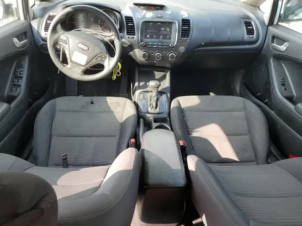 3KPFL4A74JE231139 2018 KIA FORTE - Image 8