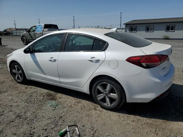 3KPFL4A74JE233912 2018 KIA FORTE - Image 2