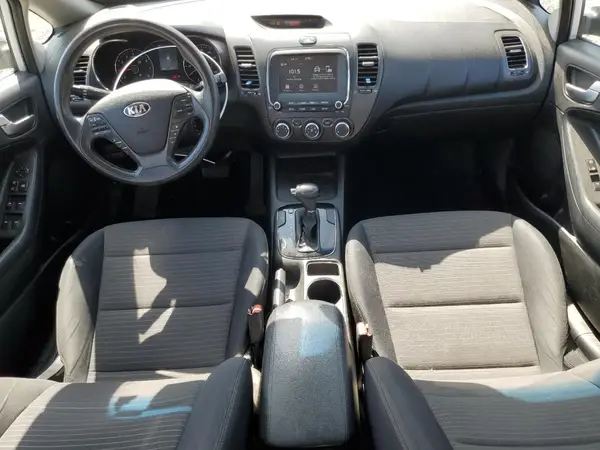 3KPFL4A74JE233912 2018 KIA FORTE - Image 8