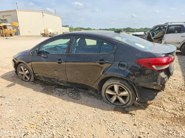 3KPFL4A74JE234140 2018 KIA FORTE - Image 2