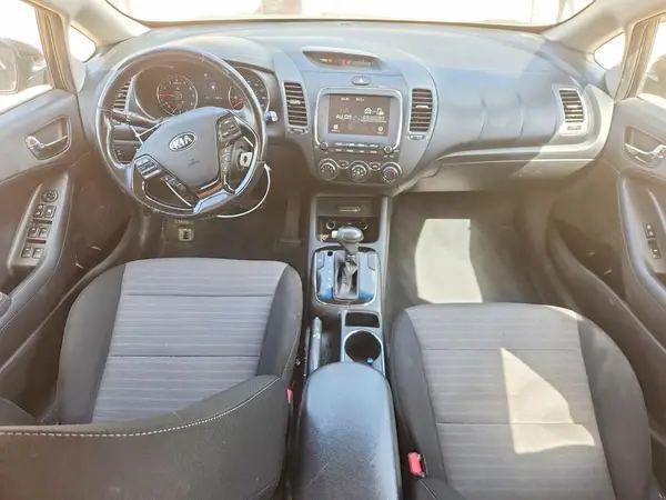 3KPFL4A74JE234140 2018 KIA FORTE - Image 8