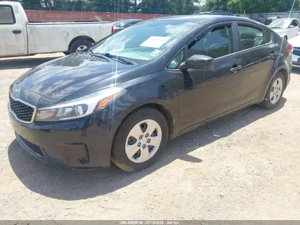3KPFL4A74JE235093 2018 KIA FORTE - Image 2