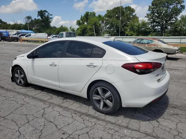 3KPFL4A74JE239757 2018 KIA FORTE - Image 2